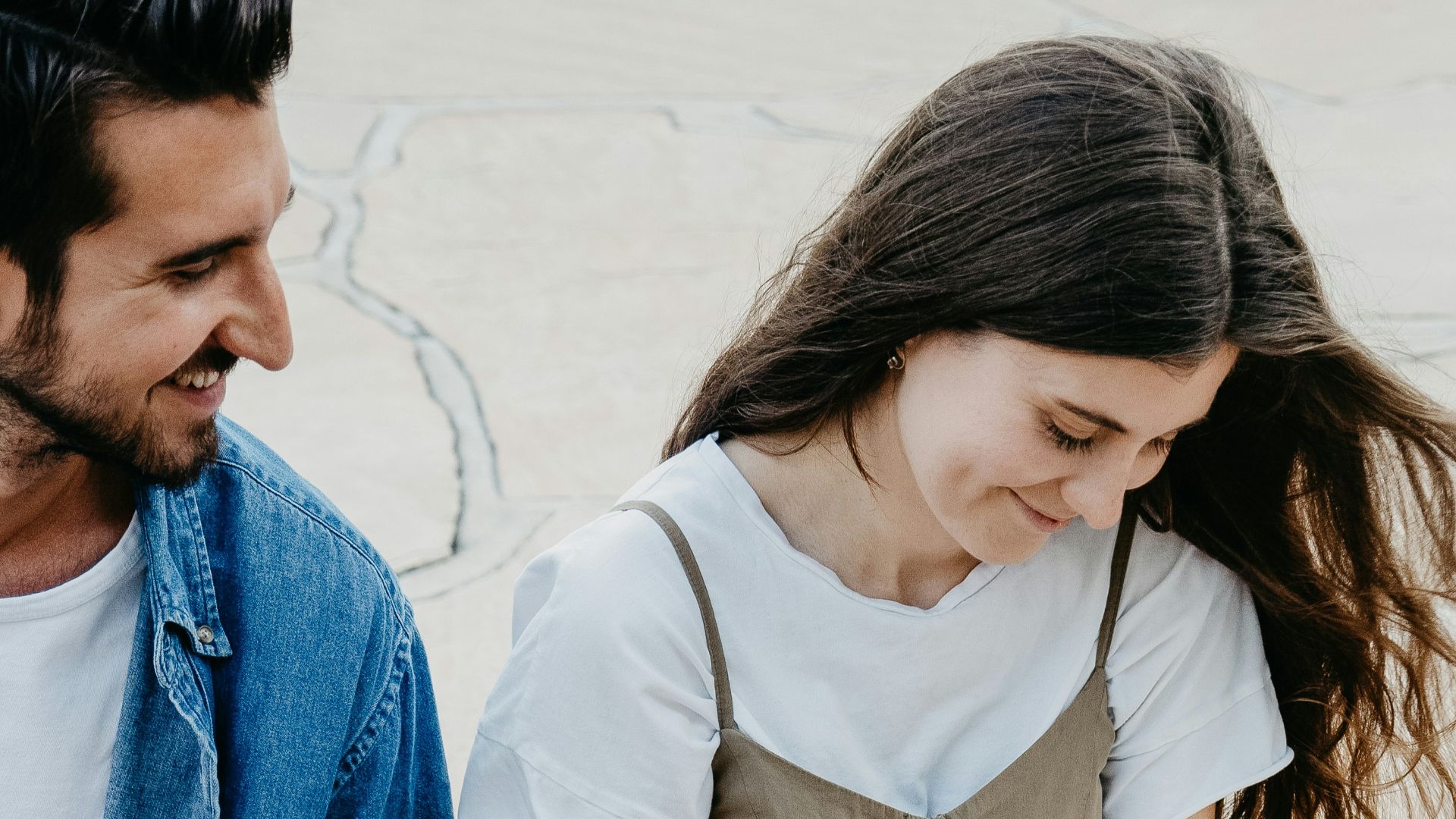 7. Flirter avec d'autres personnes