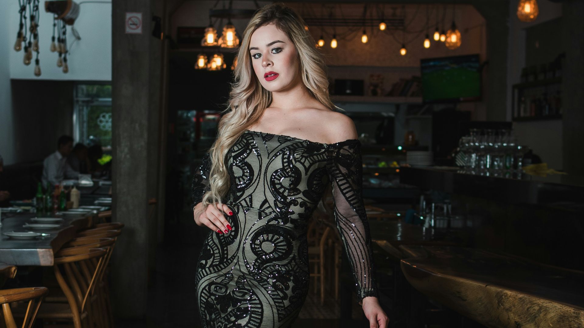 1. Comment une robe ajustée met sa silhouette en valeur