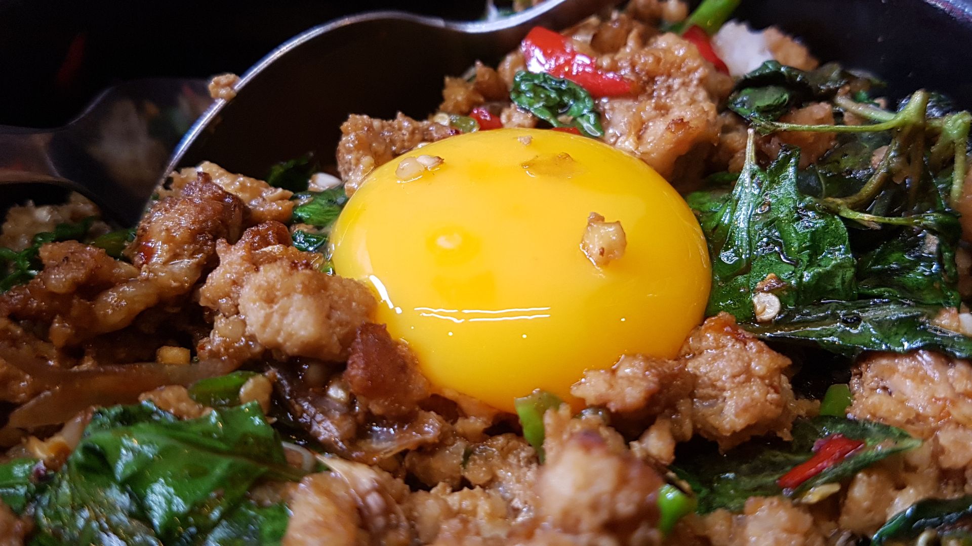 8. Pad Kra Pao : le plat sauté au basilic thaï par excellence