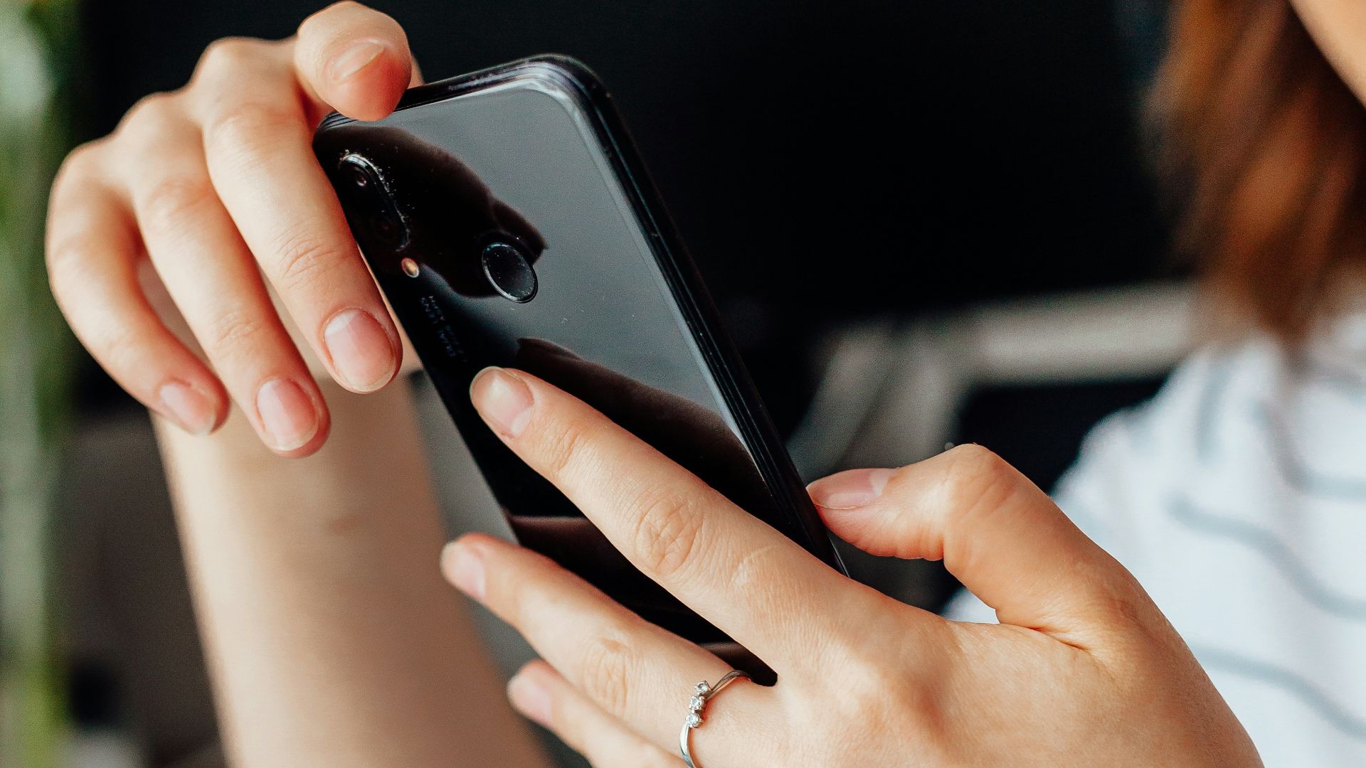 14. Évitez de sortir votre téléphone lors de chaque conversation