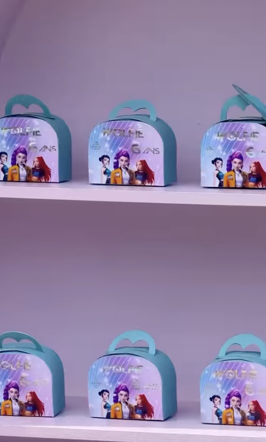 Des cadeaux-souvenirs qui n'ont rien laissé au hasard