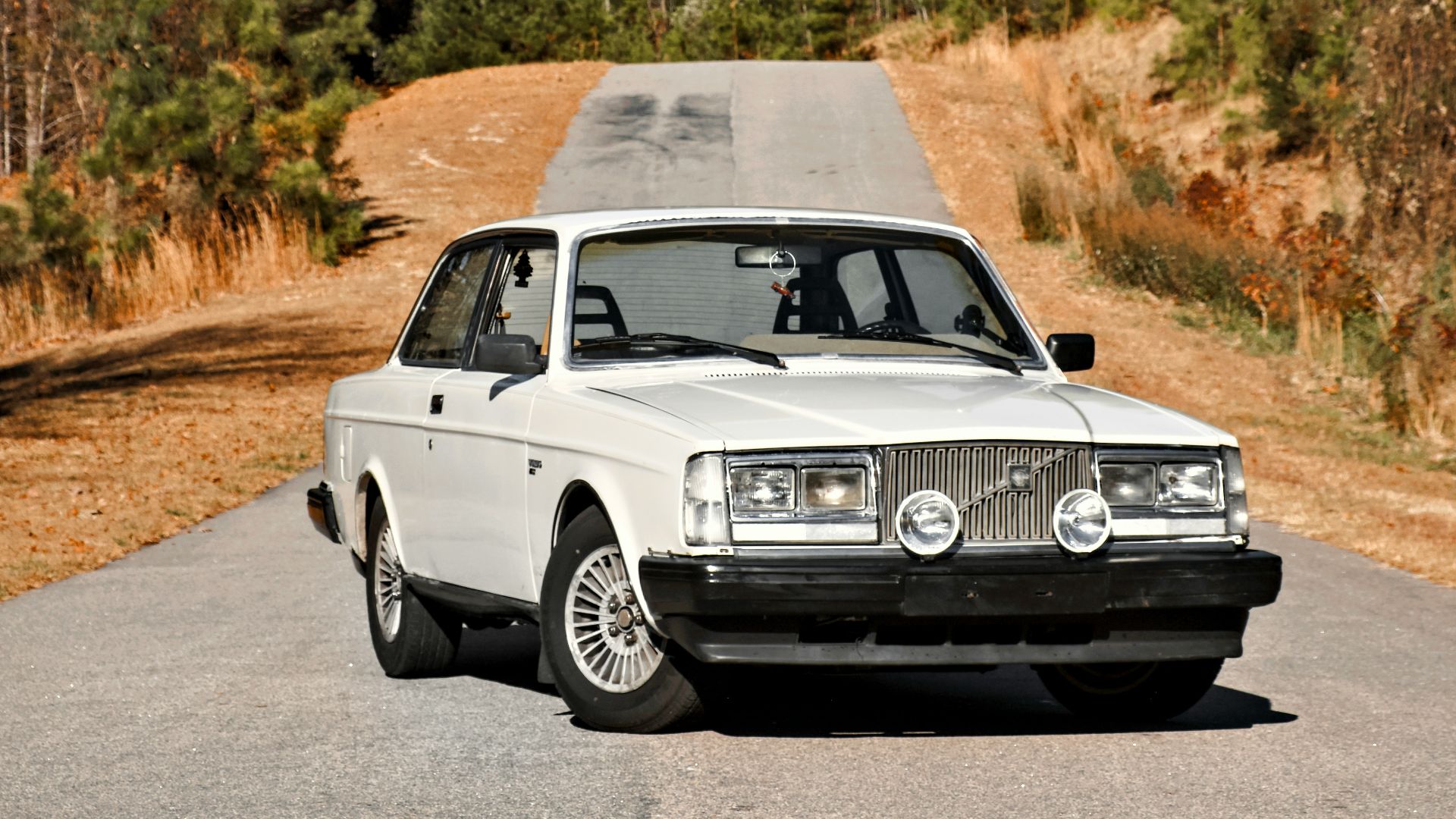 2. Volvo 240