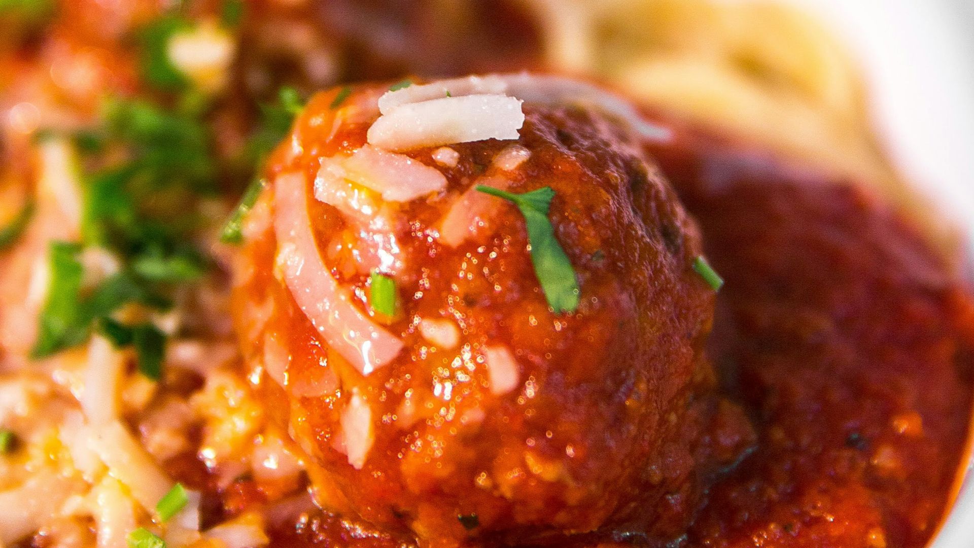 17. Boulettes de viande en apéritif à la sauce à la gelée de raisin