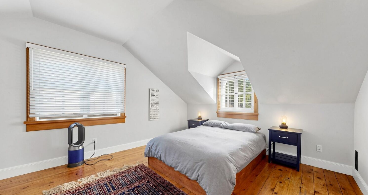 Second bedroom