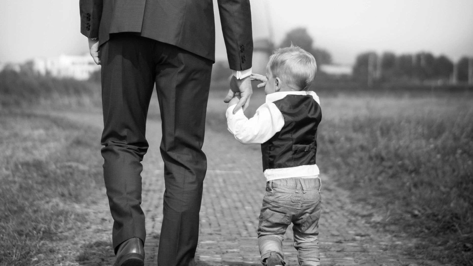8. Ils parlent de « garder les choses en famille »