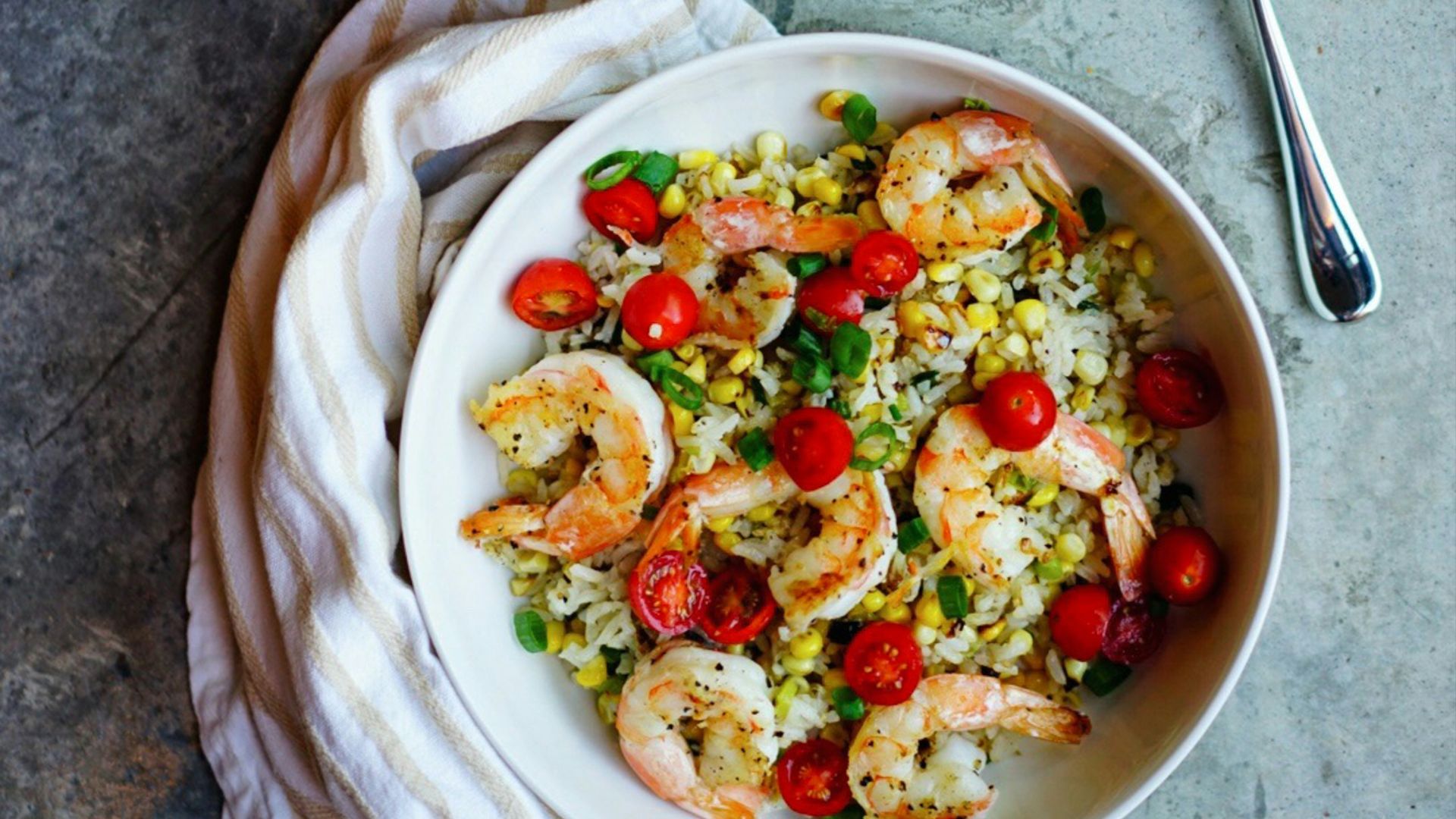 3. Bol de riz au chou-fleur et aux crevettes