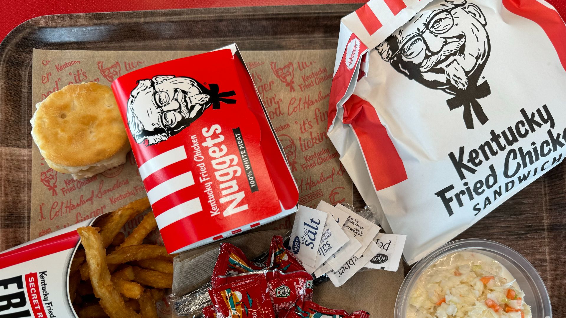 10 raisons pour lesquelles KFC a perdu en popularité et 10 raisons pour lesquelles il était autrefois si apprécié