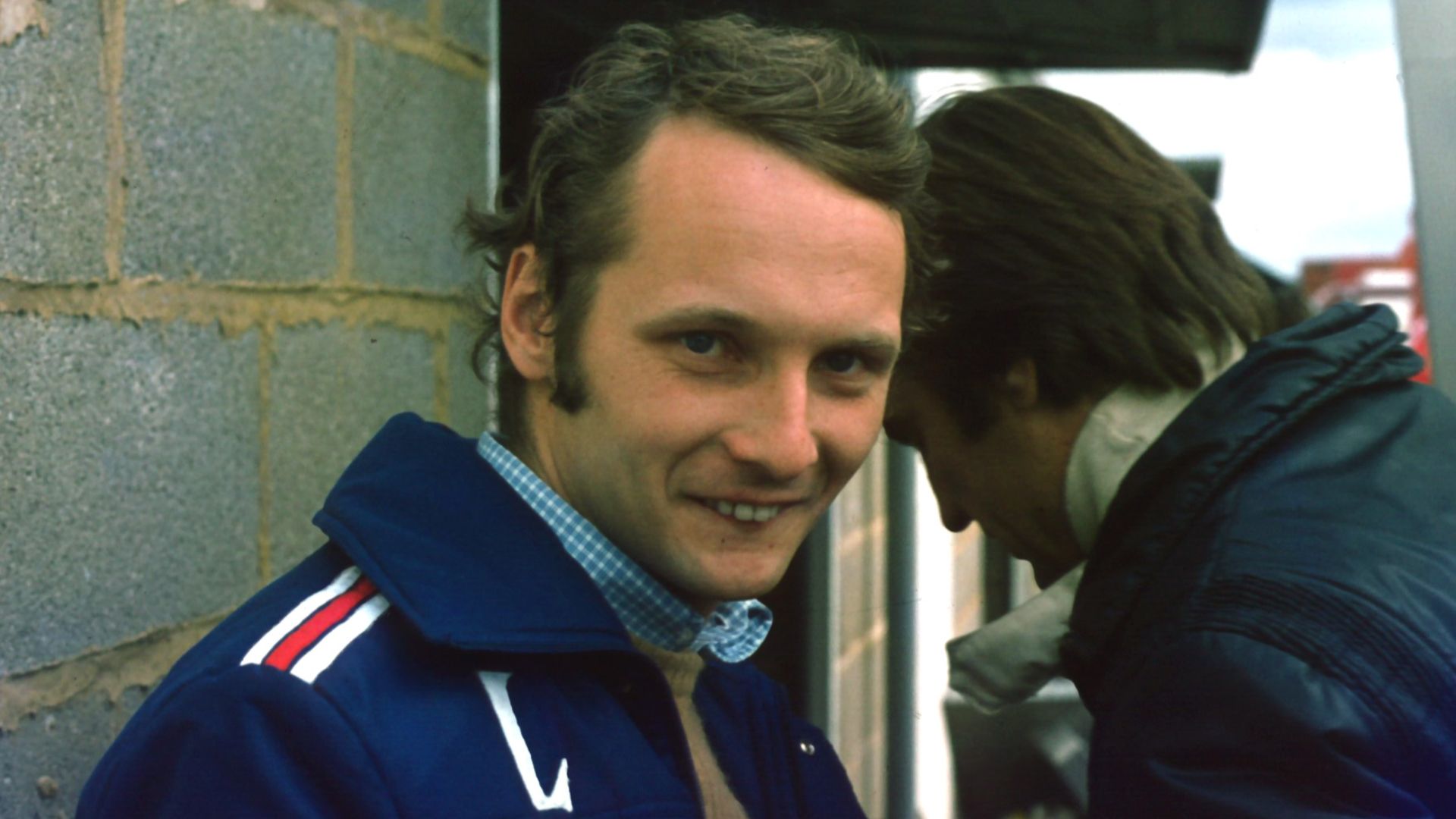 18. Niki Lauda a été extrait d'une voiture de course en feu