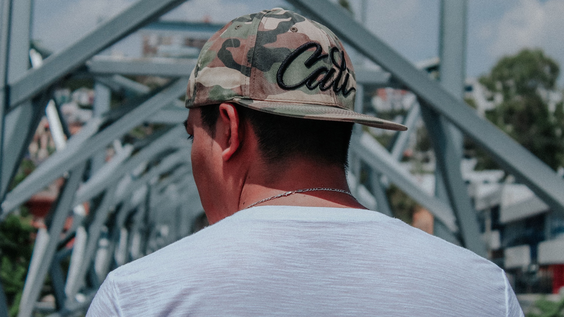 2. La casquette de baseball portée à l'envers
