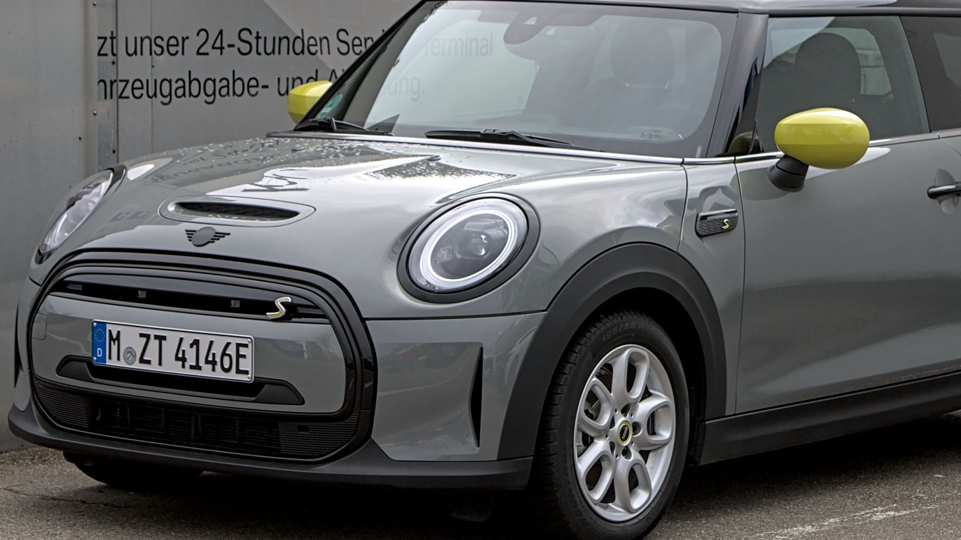 15. Mini Cooper SE