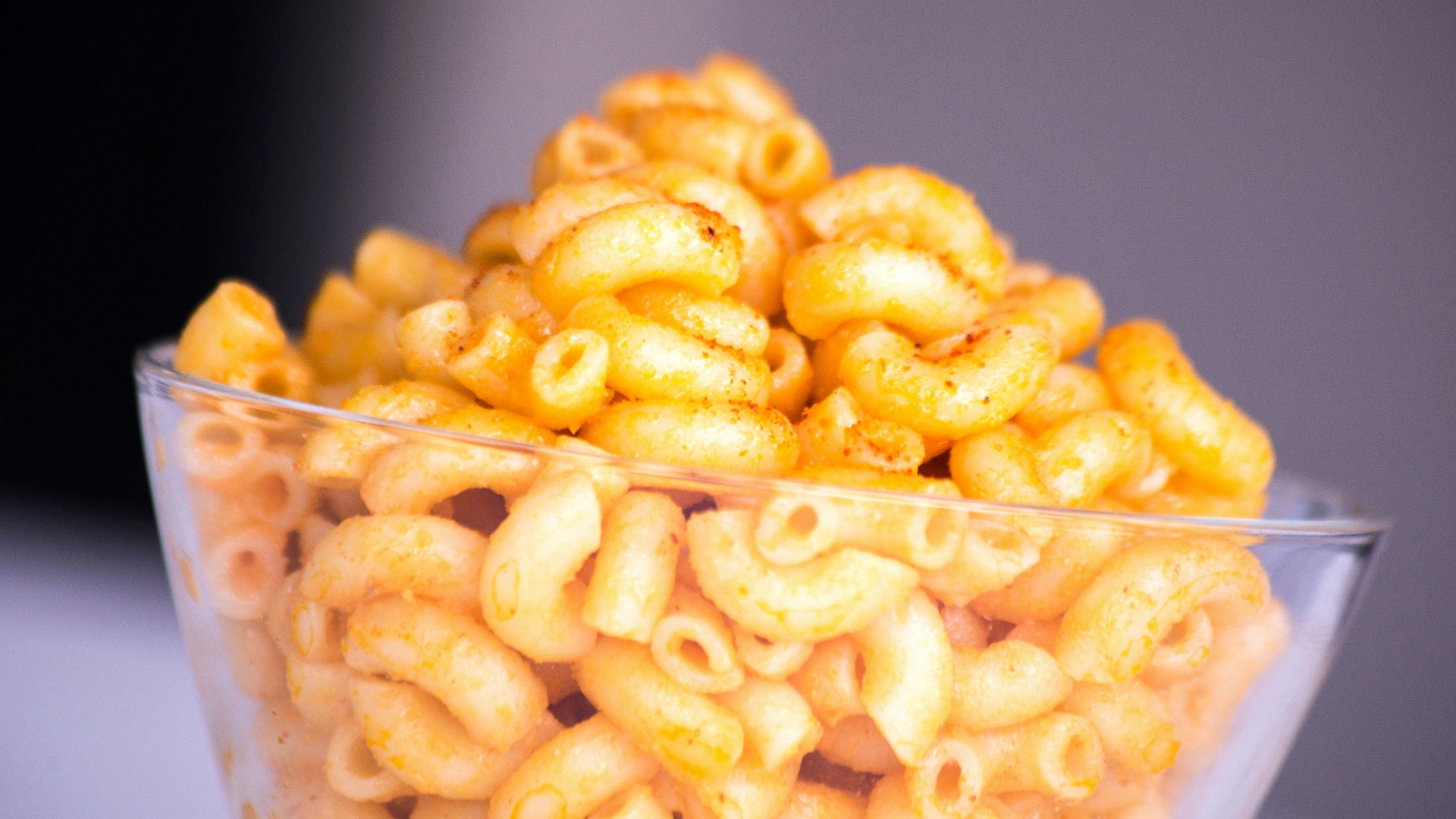 10 aliments à éviter absolument avant un premier rendez-vous et 10 autres à grignoter à la place