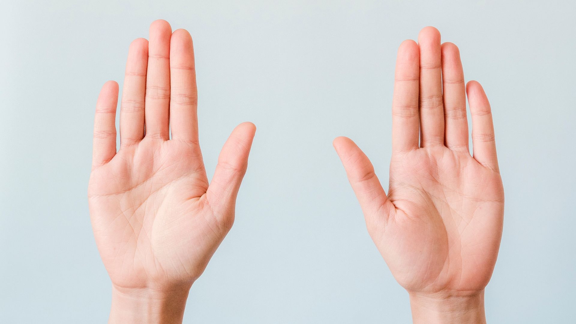 15. Vous avez les mains moites