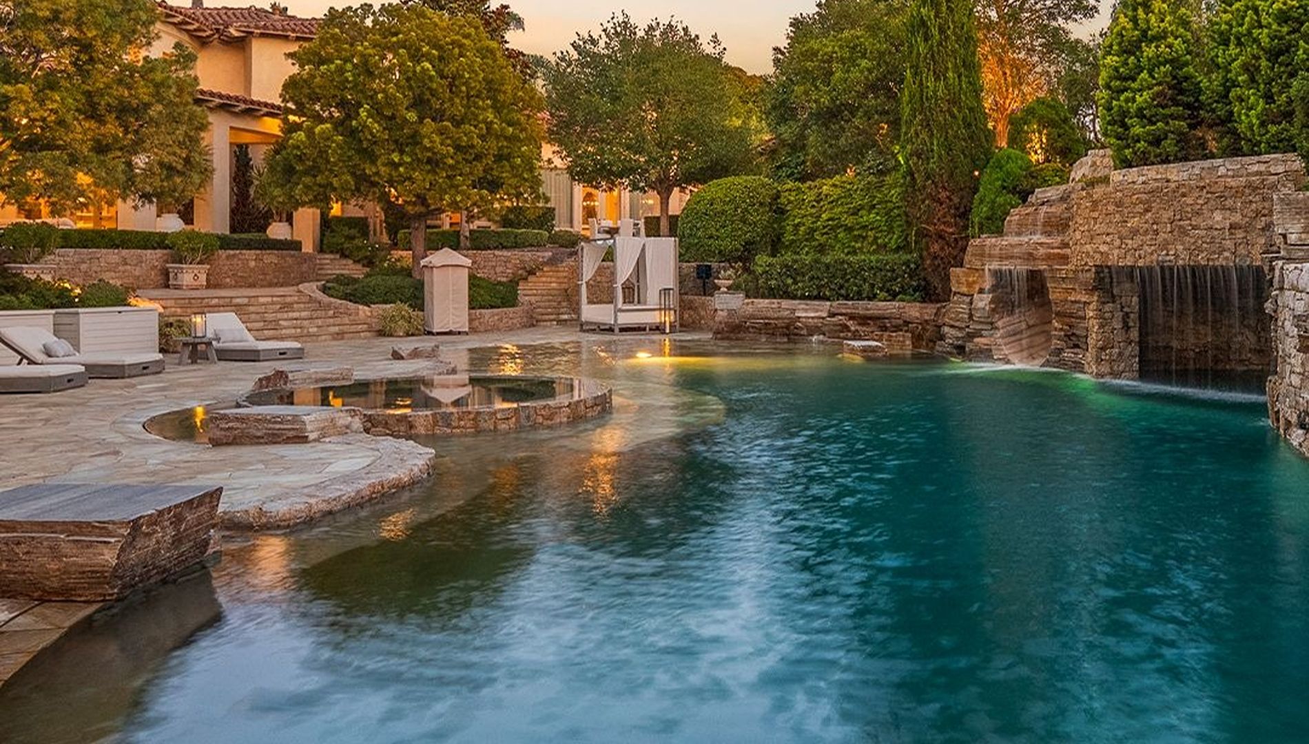 La piscine de style resort