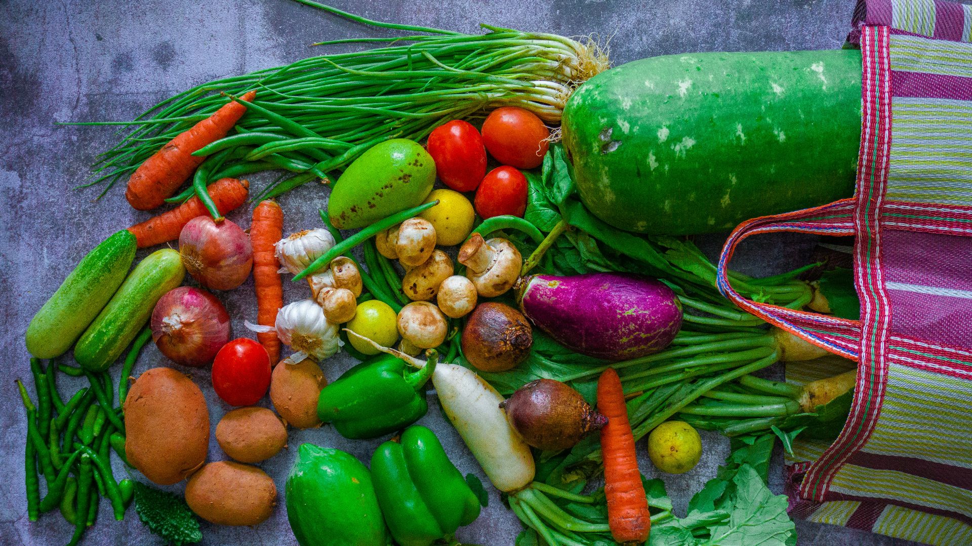 4. Manger beaucoup de fruits et légumes colorés