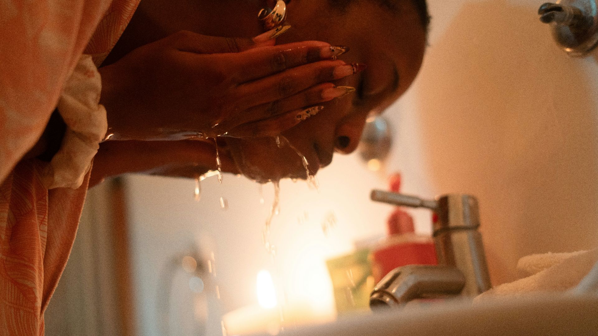 7. Adoptez une routine de soins de la peau simple