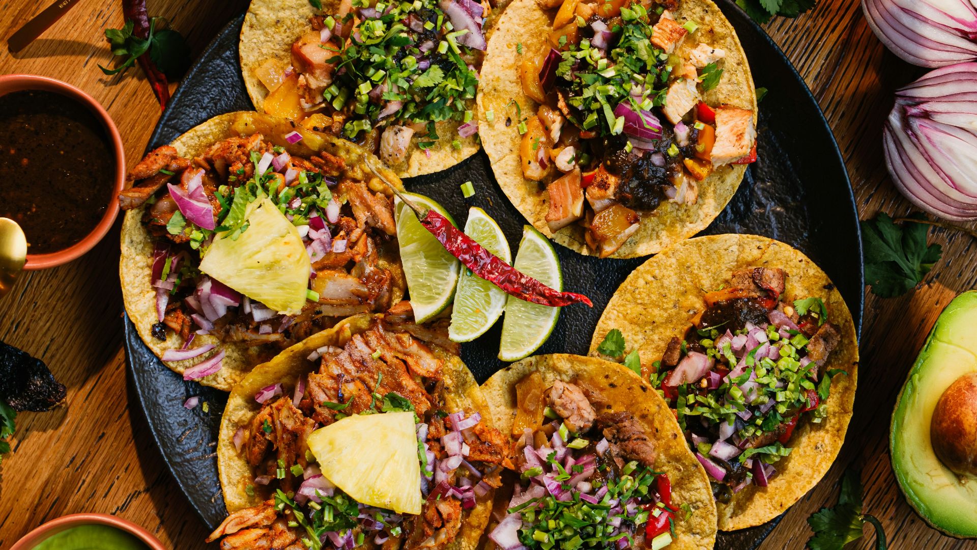 10. Tacos mexicains aux oignons rouges marinés