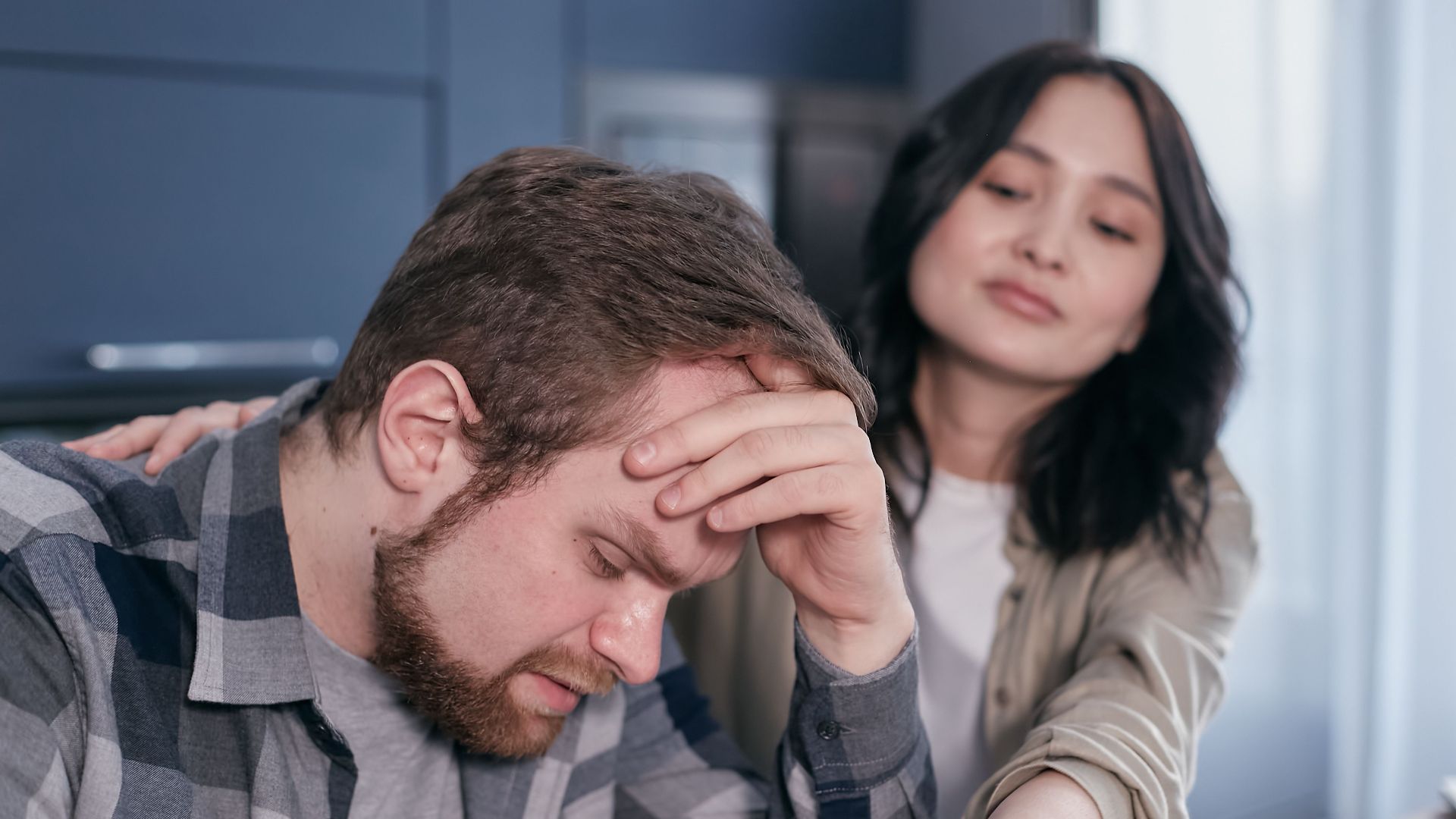 15. Elle remarque quand il n'est pas dans son assiette