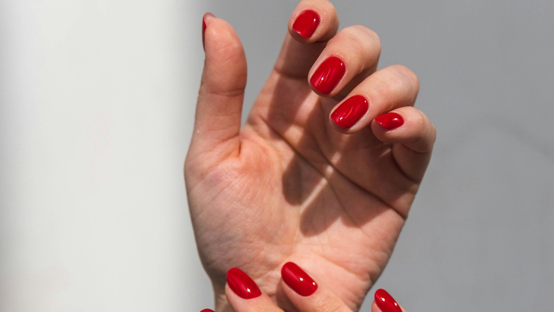 1. Ongles rouges classiques