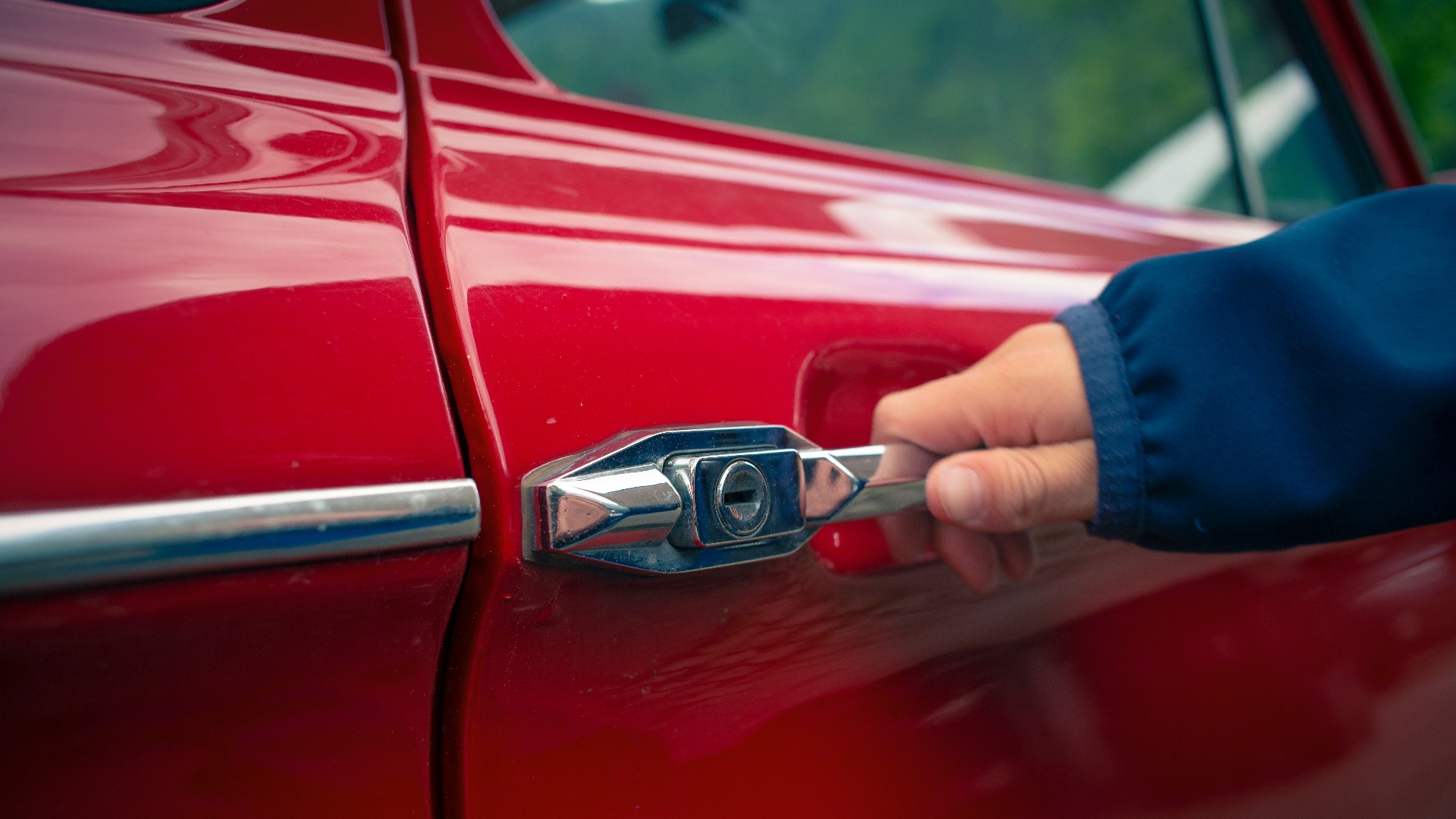 8. Tu claques la porte à chaque fois