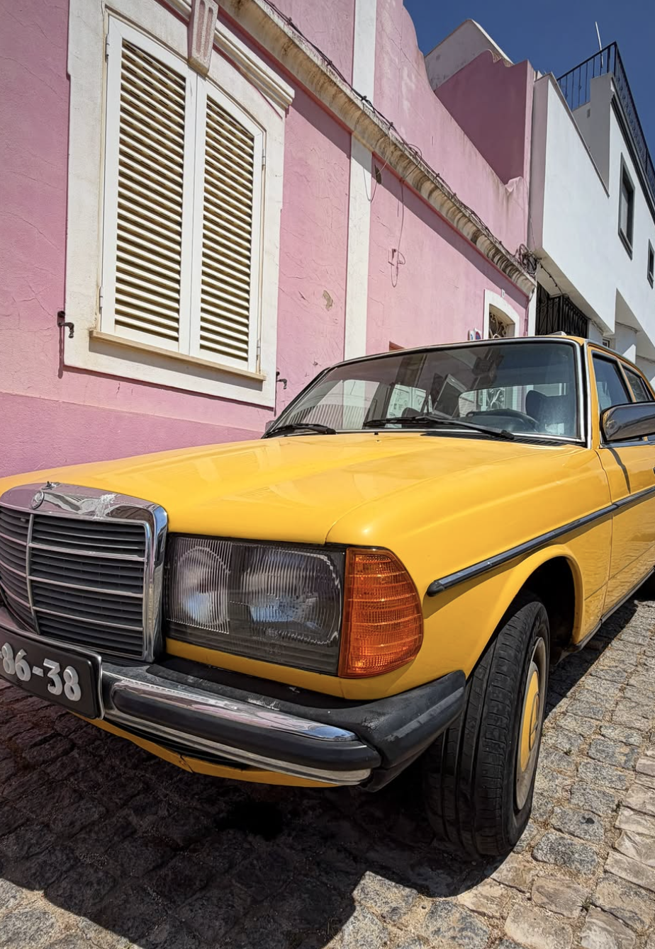 Voiture jaune sans retour