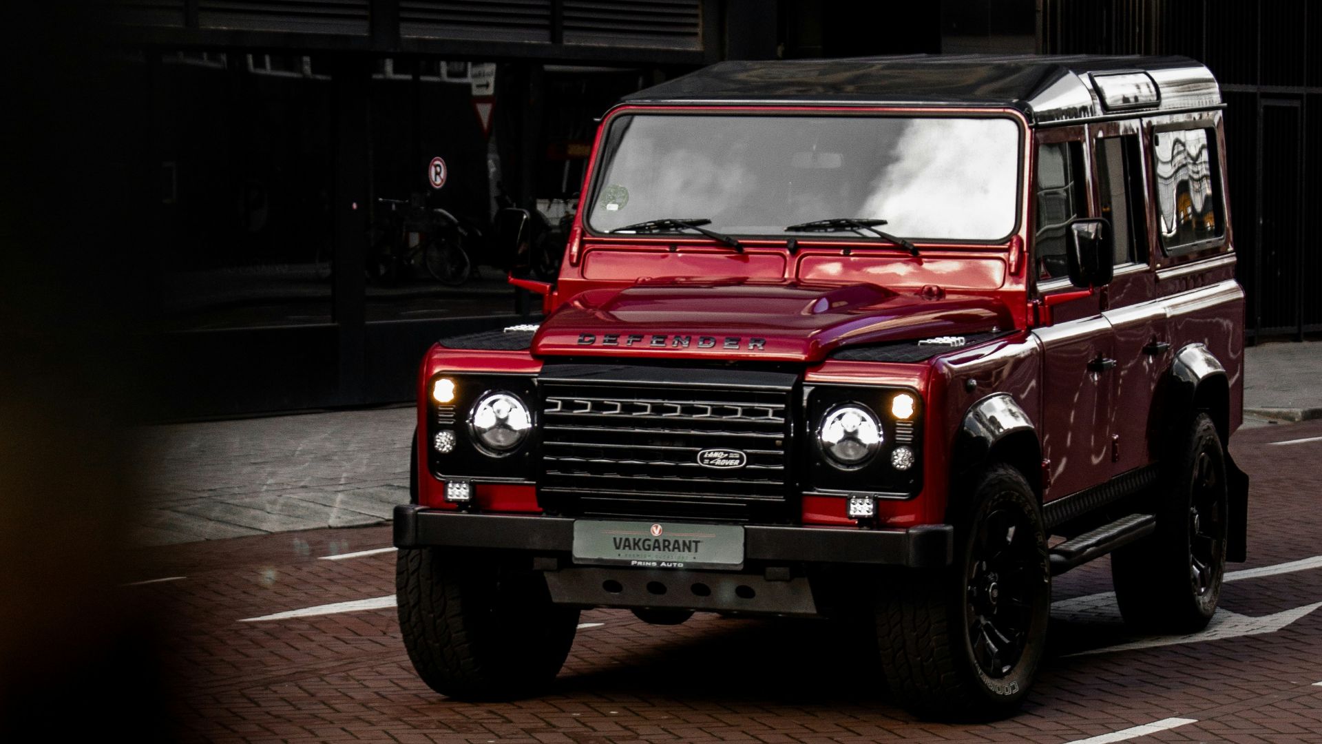 15. Land Rover Defender 110