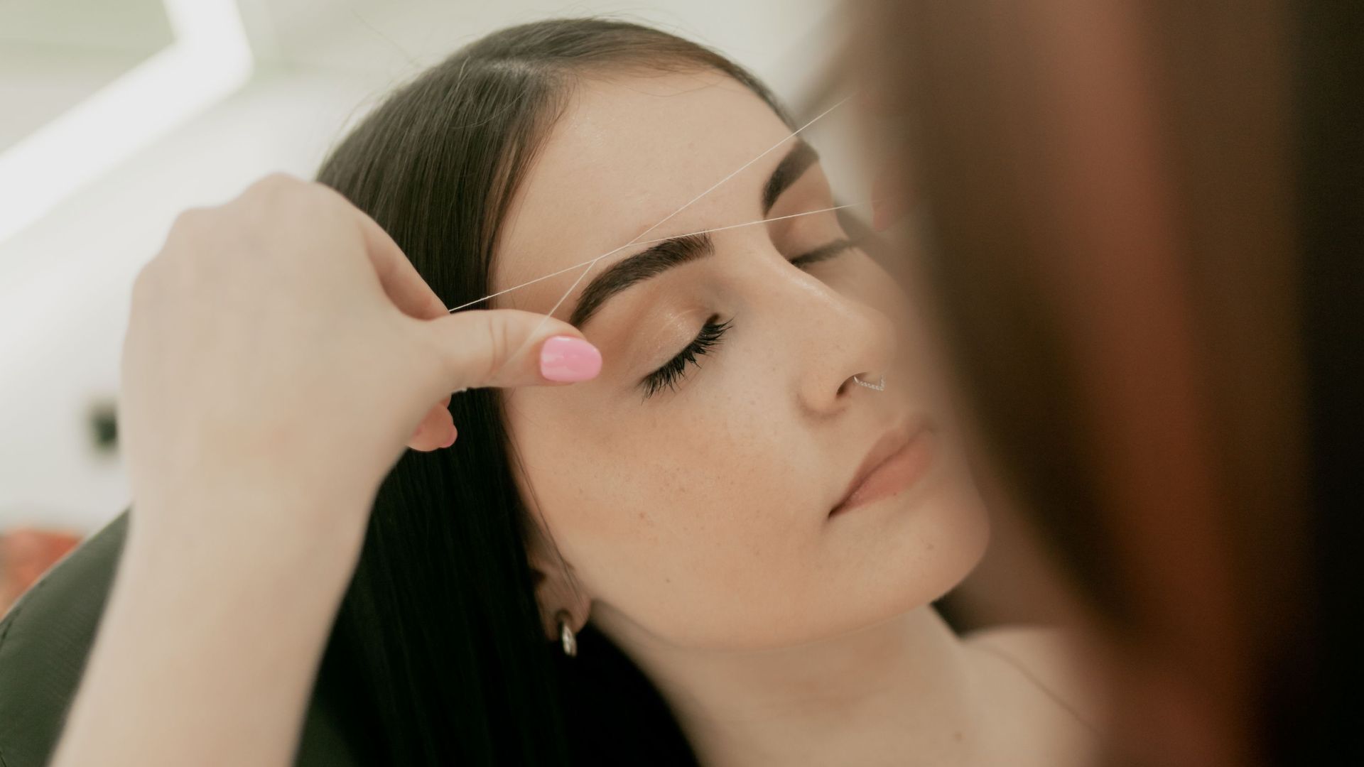 15. Des sourcils tout juste épilés