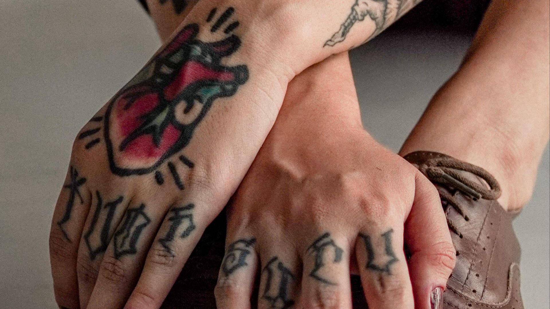 15. Grands tatouages sur les mains