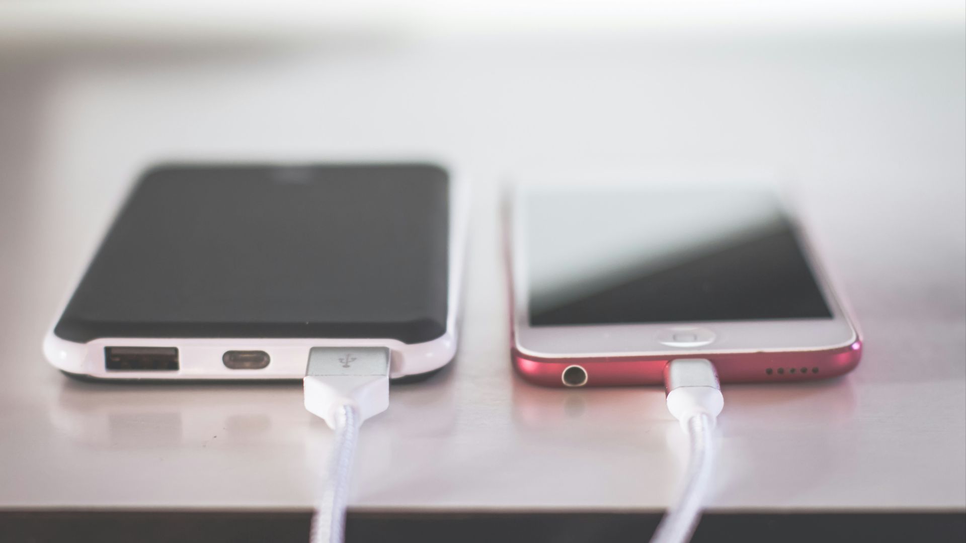 15. Une borne de recharge