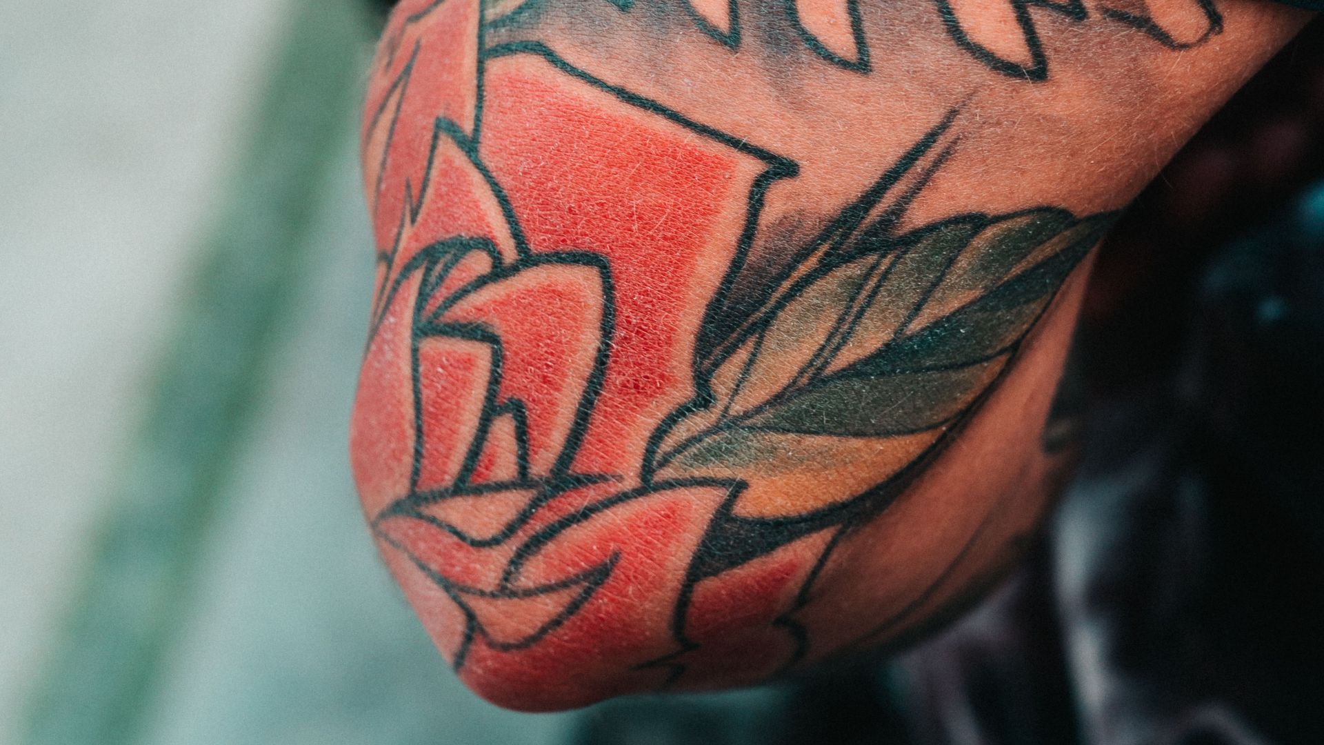 9. Les tatouages au coude