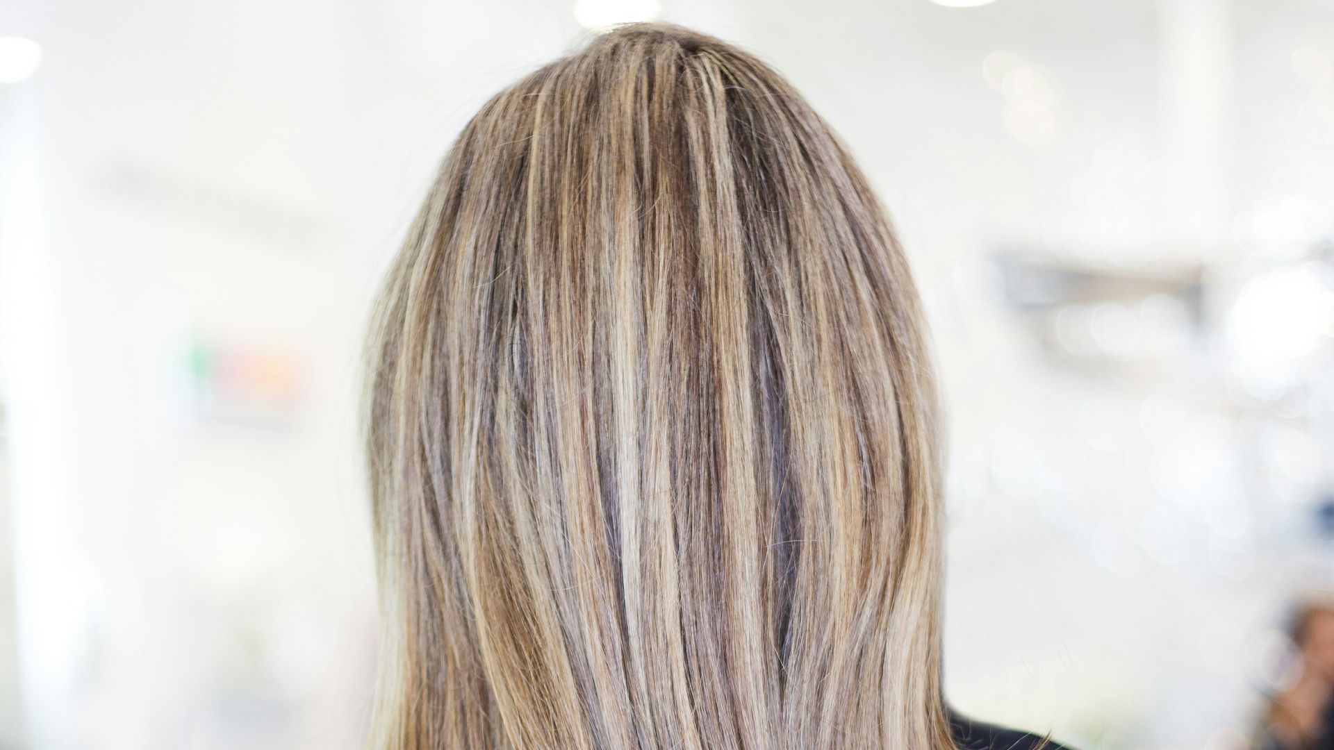10. La coiffure est-elle en harmonie avec le style de la tenue ?