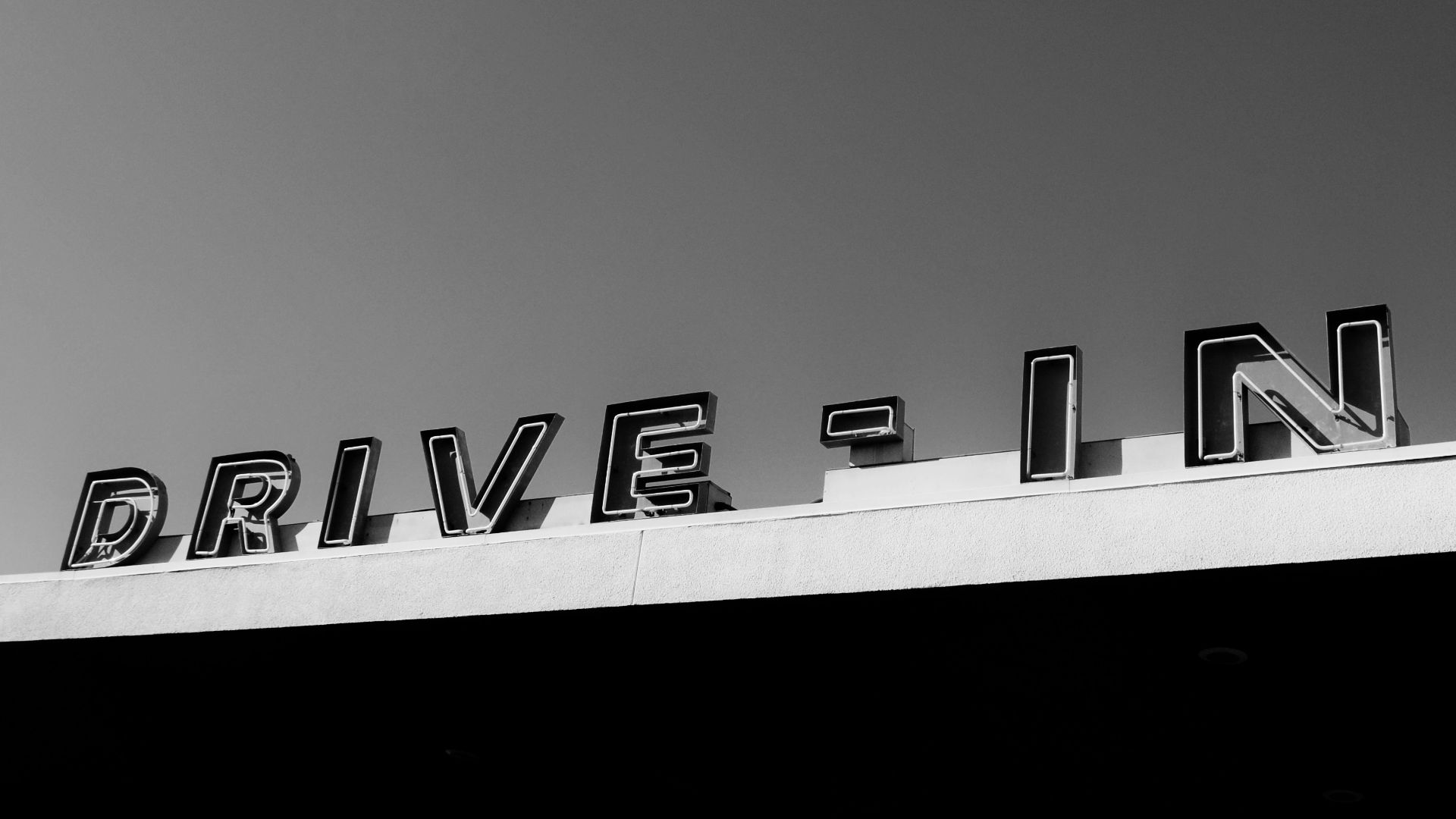 1. Les « drive-thru » sont issus des « drive-in »