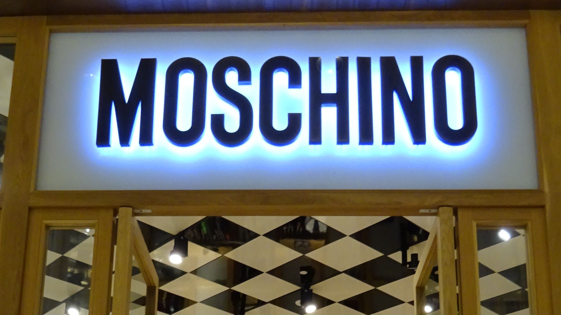 6. Moschino