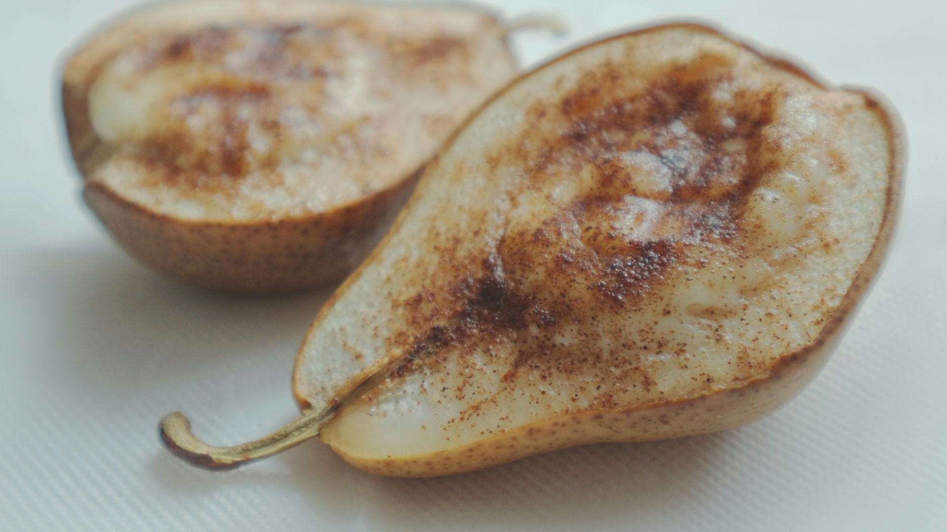 19. Poires au four à la cannelle