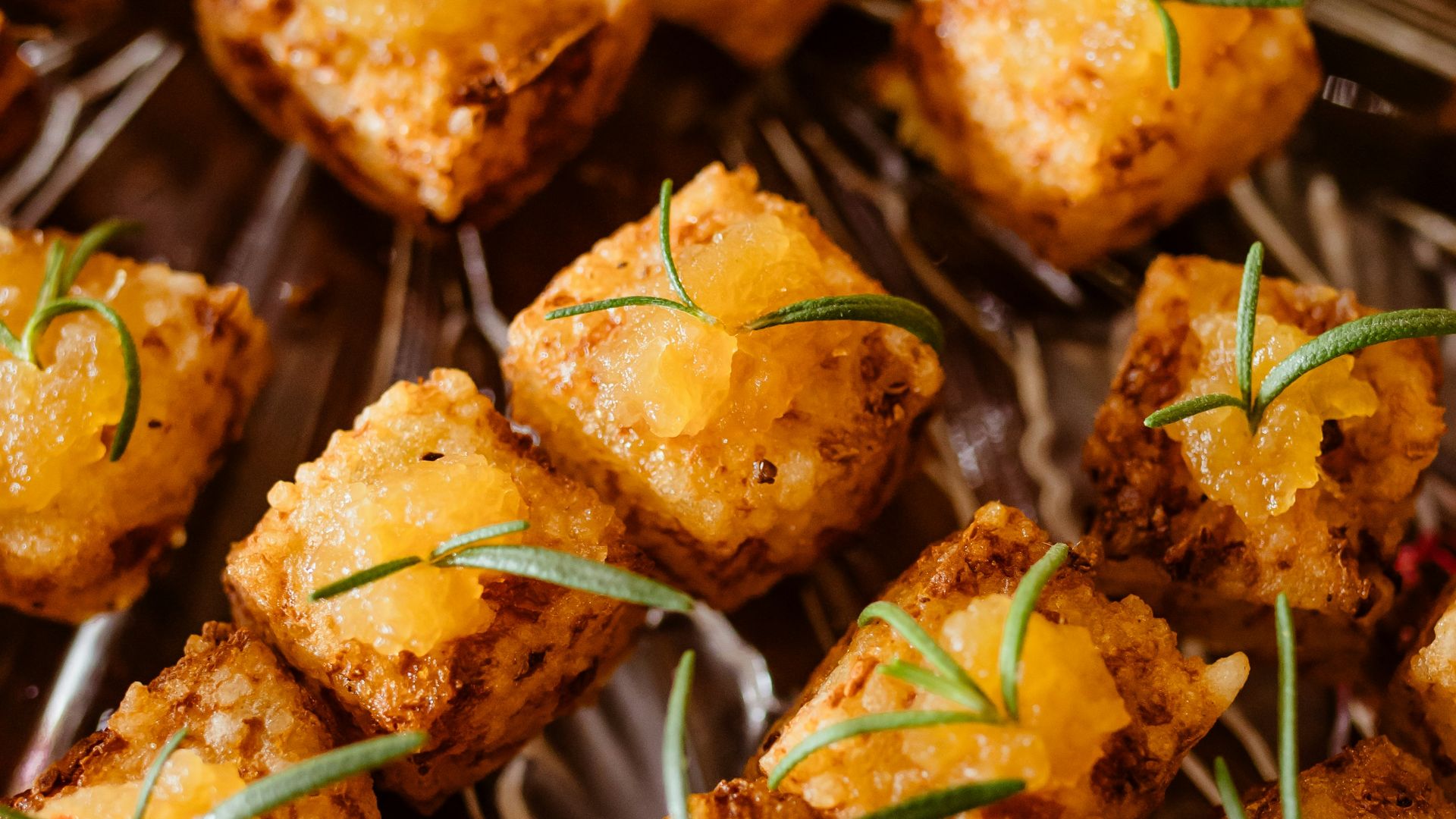 8. Bouchées de pommes de terre au bacon et à la sauce ranch