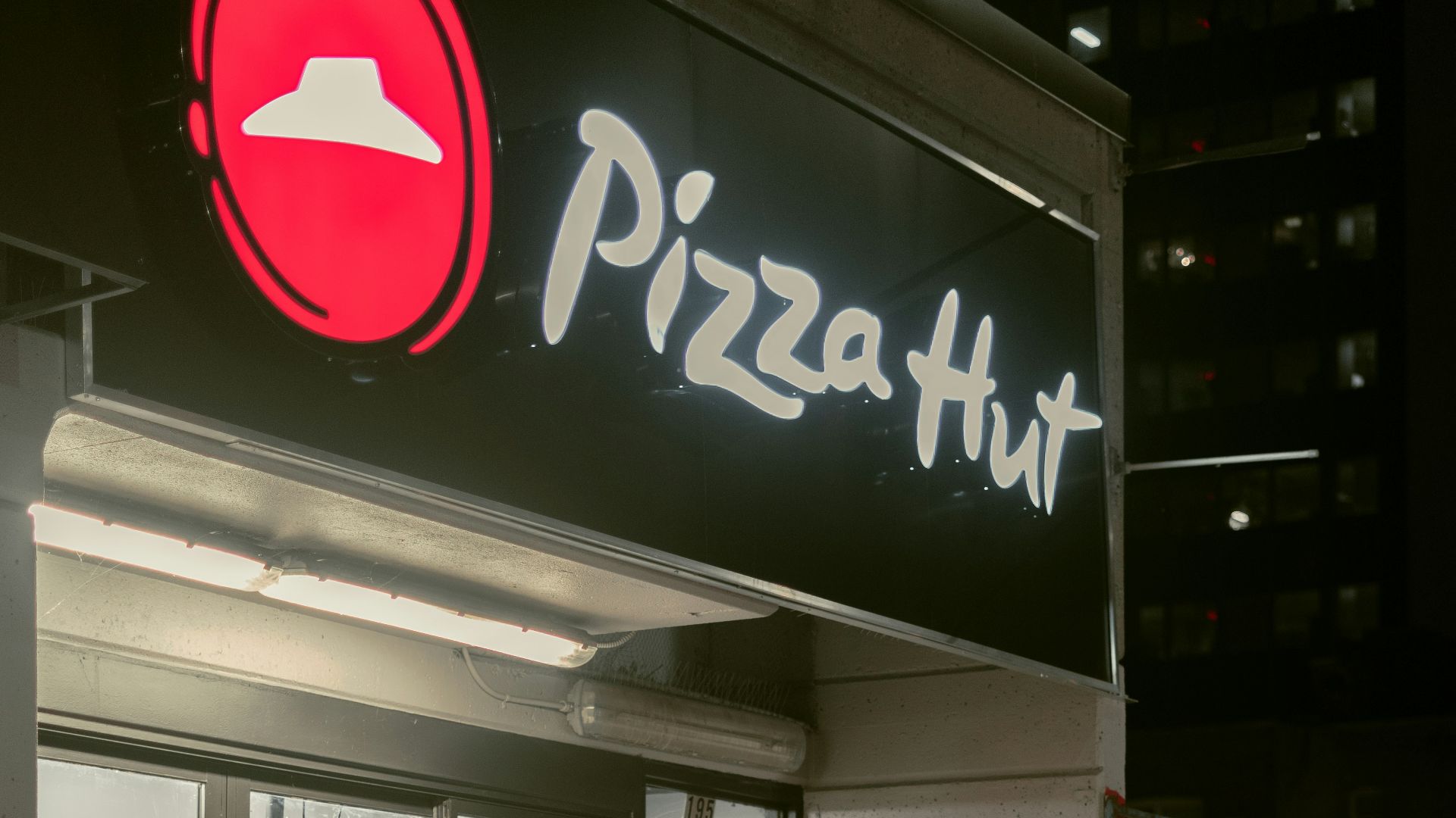 9. Les P’Zones de Pizza Hut