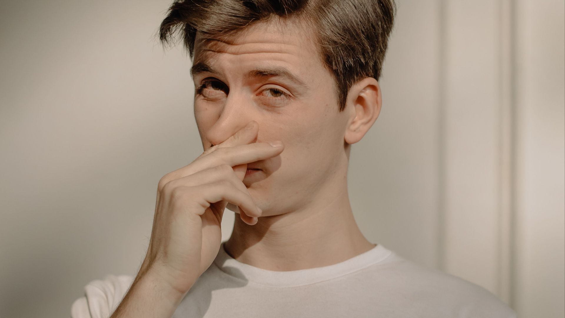 20 parfums qu’un homme ne veut jamais sentir sur une femme