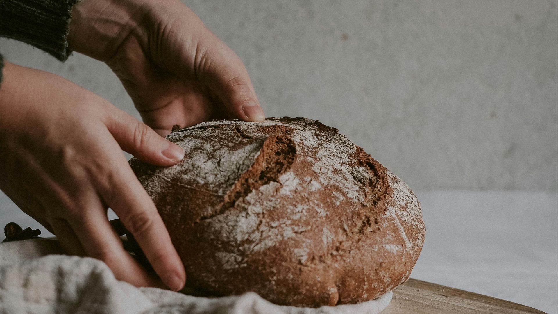 7. Pain au levain tout juste sorti du four