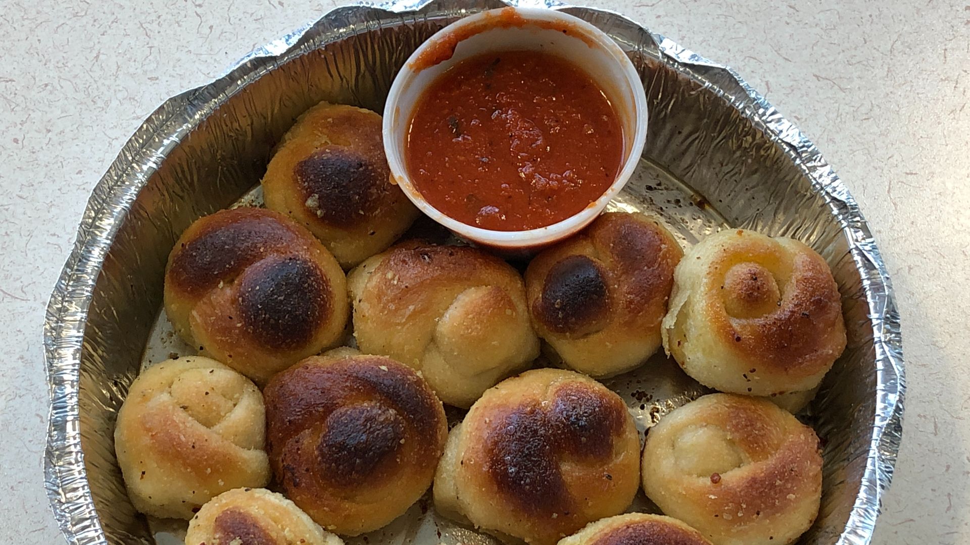 20 amuse-bouches dont les invités ne peuvent s’empêcher de se gaver avant le repas proprement dit