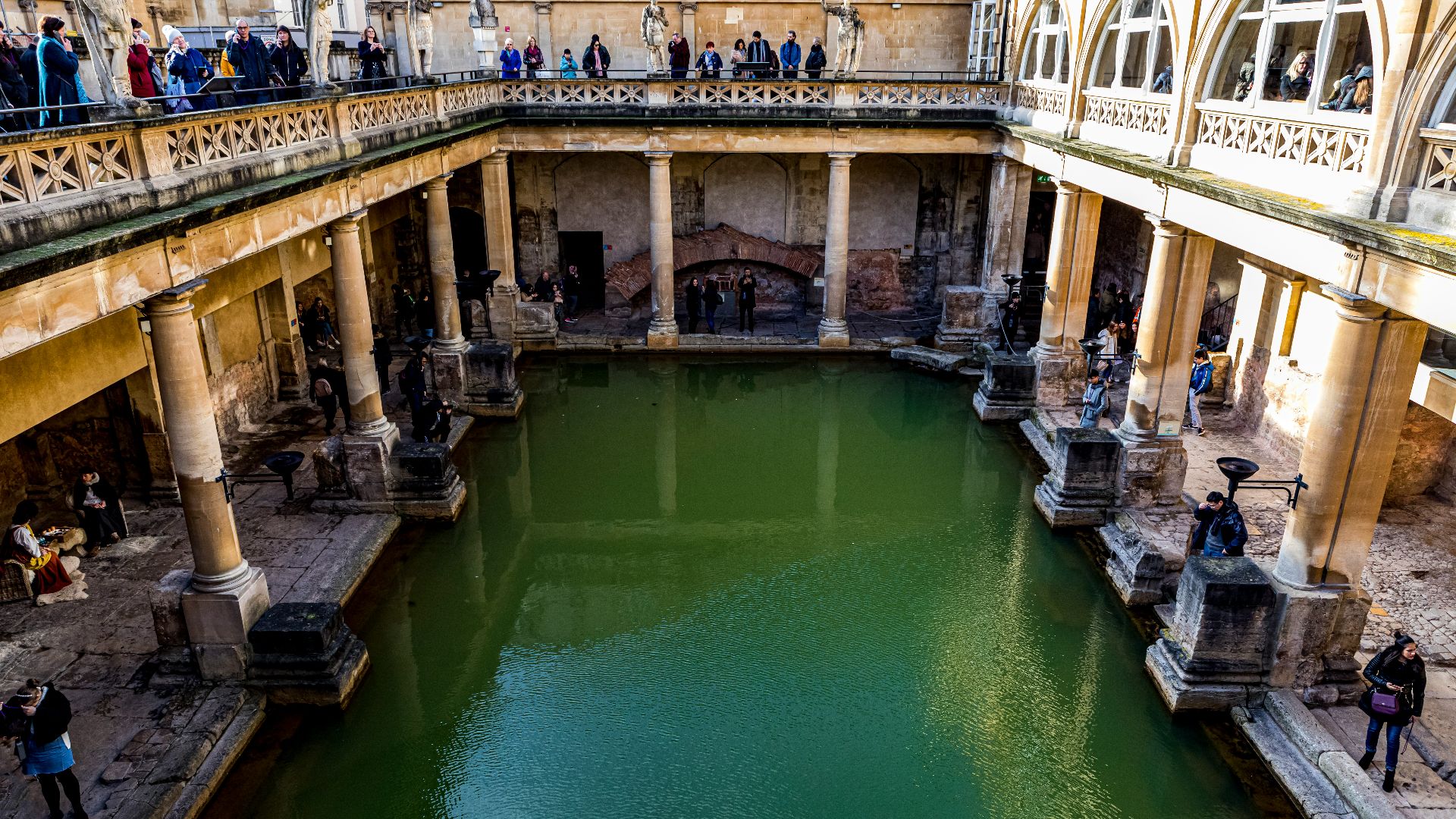 18. Les bains n'étaient pas aussi propres qu'ils en avaient l'air