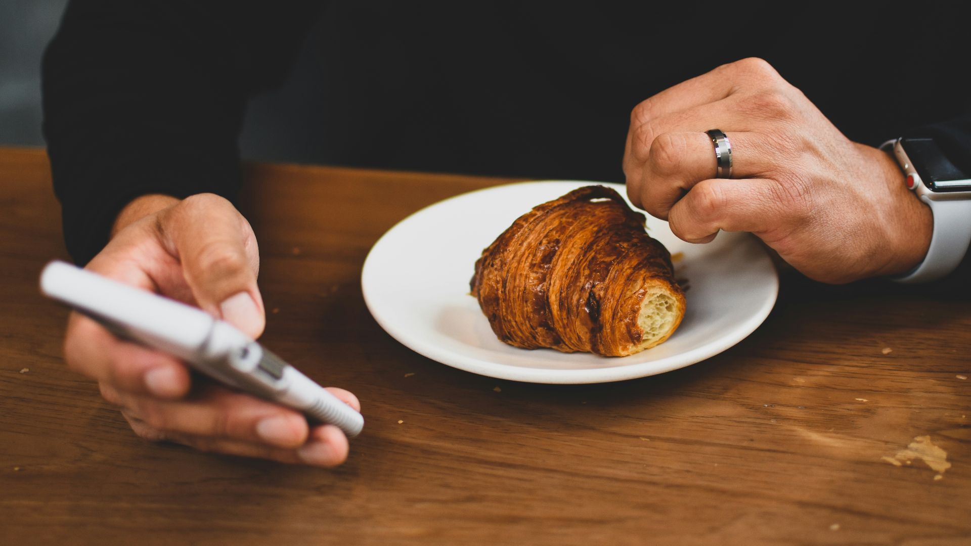 12. Normaliser le fait de grignoter régulièrement tout en faisant défiler son écran