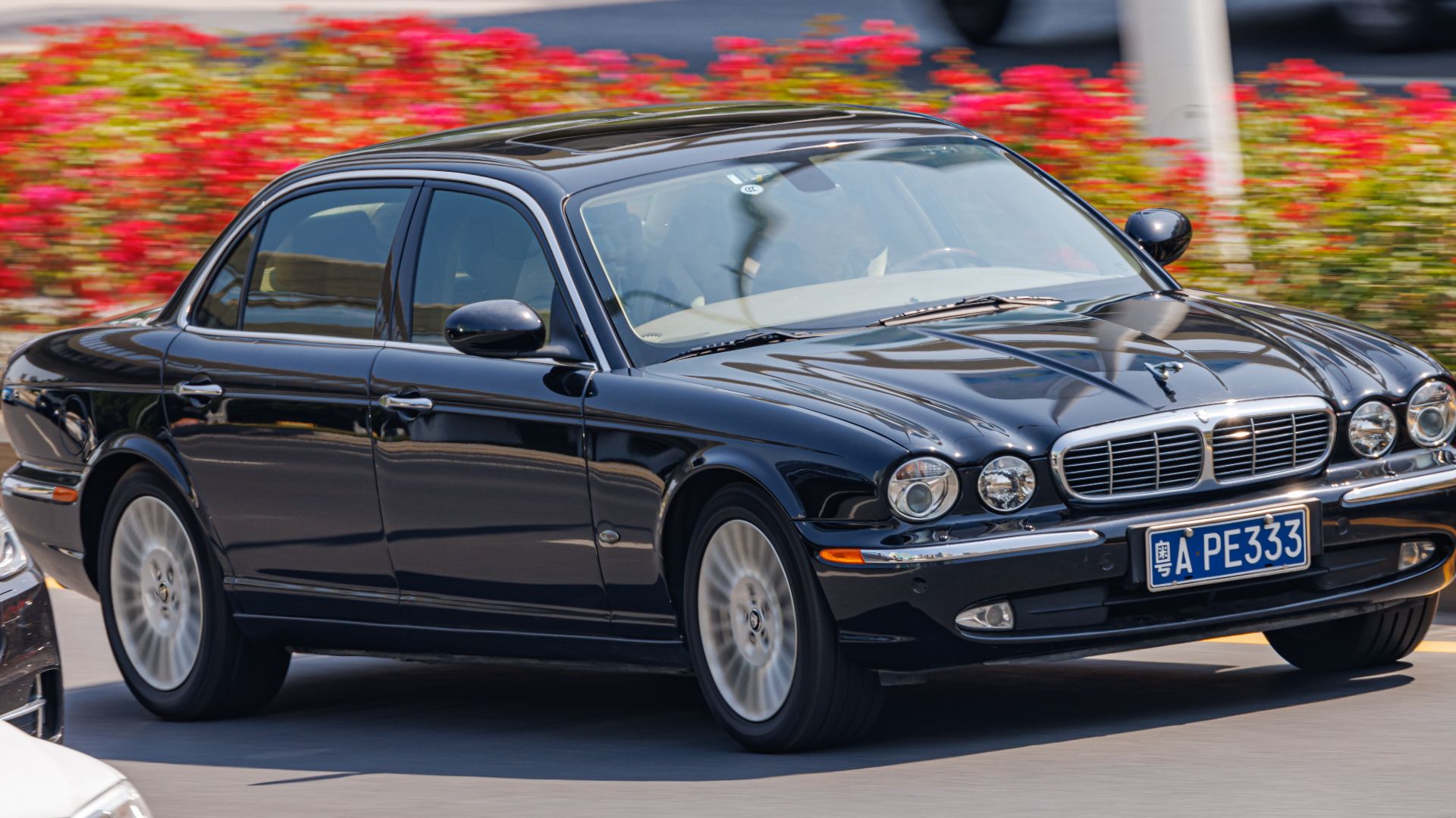 12. Jaguar XJ X350
