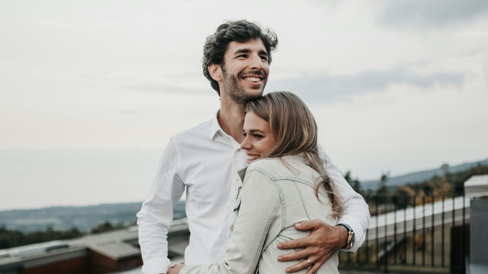 7. « Dis-m'en un peu plus là-dessus. »