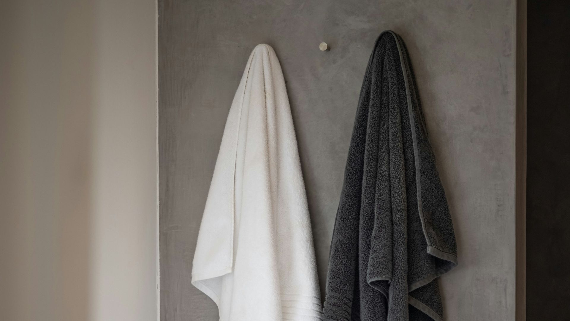 13. Votre serviette de bain s'enroule plus loin