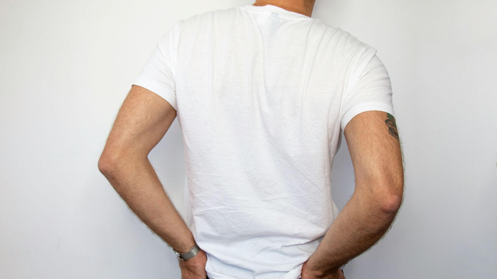 2. Le t-shirt blanc