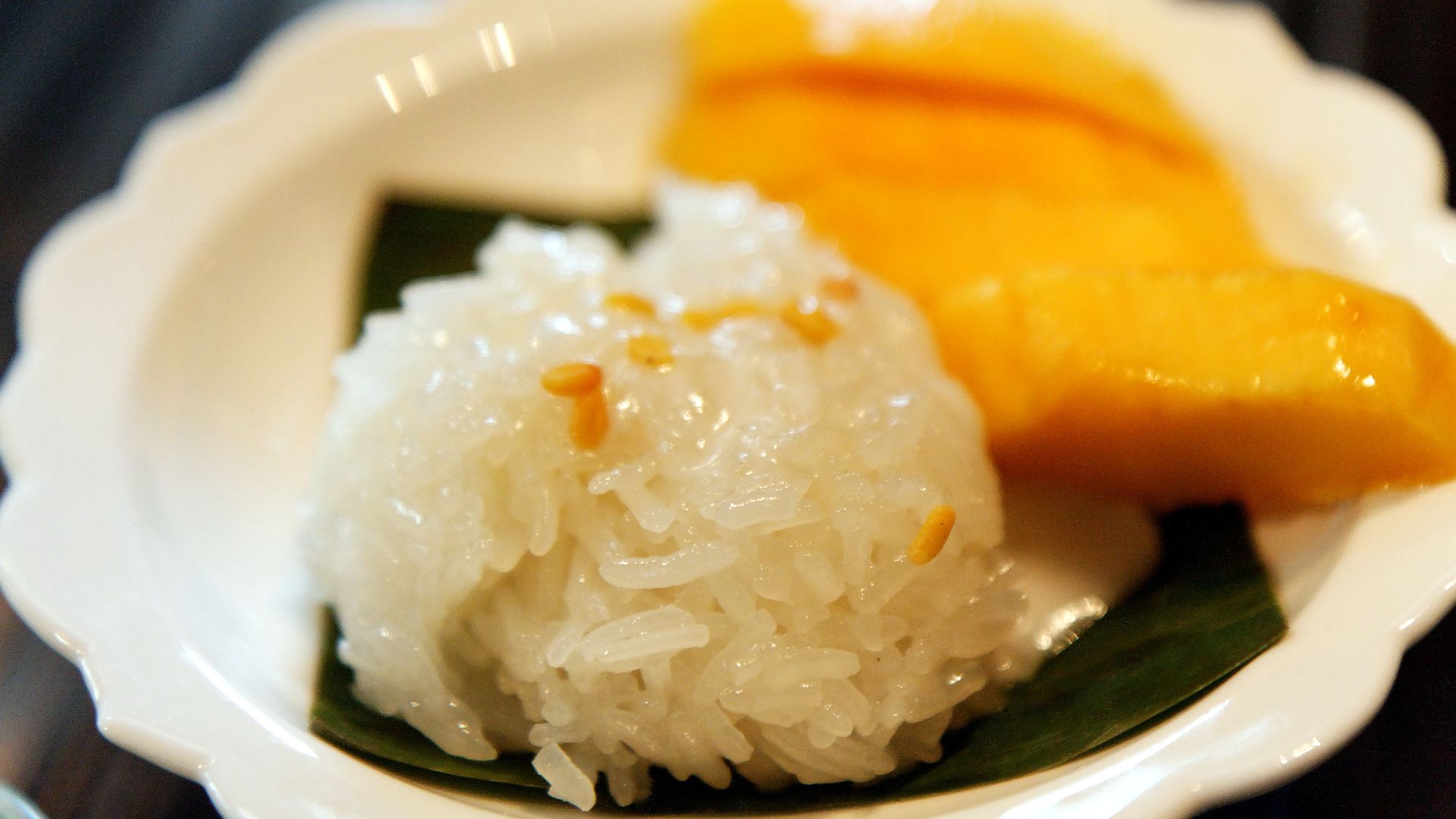20. Le riz gluant à la mangue : le dessert thaïlandais par excellence