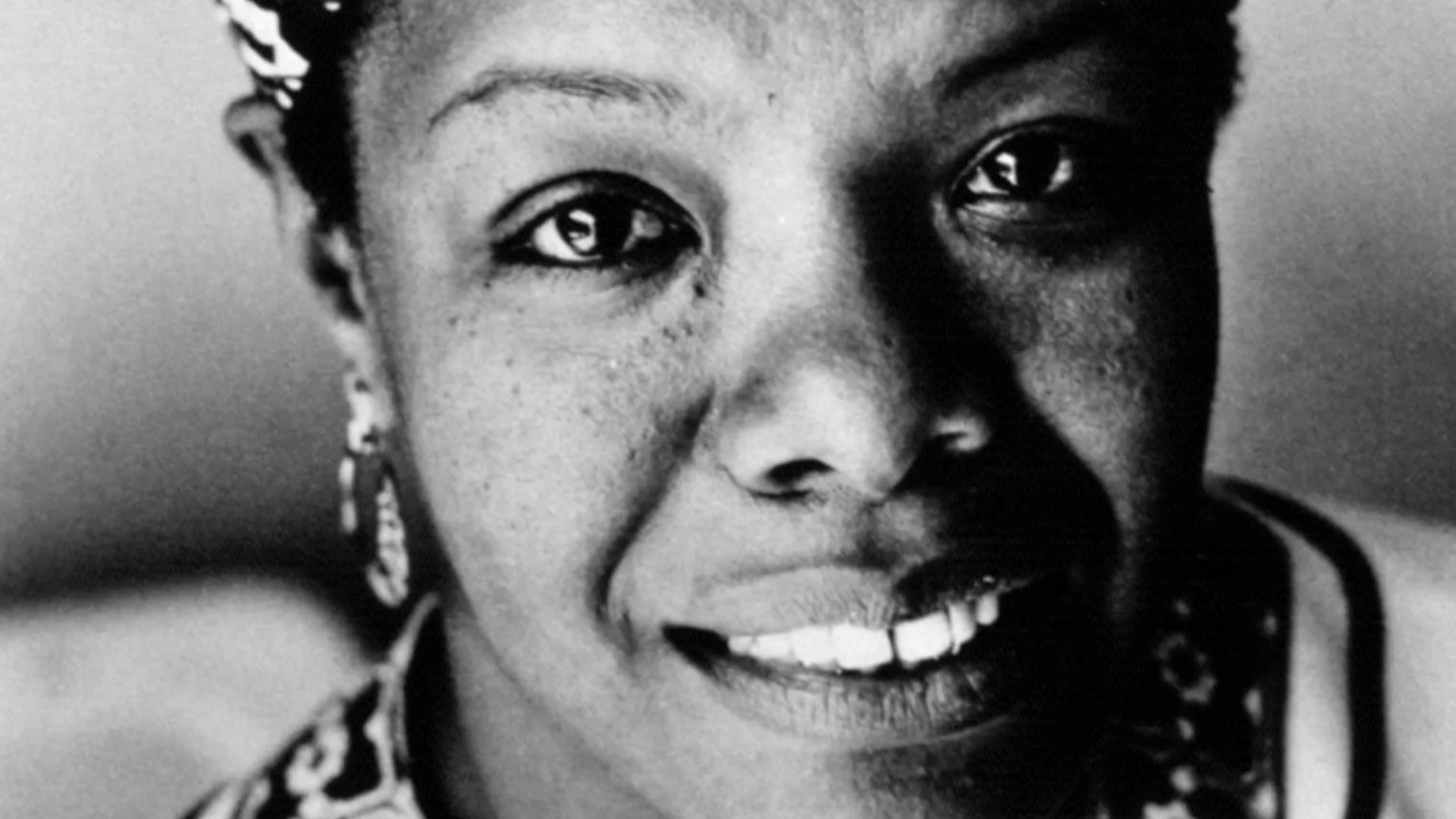 11. « L'isolement à l'hôtel Plain » de Maya Angelou
