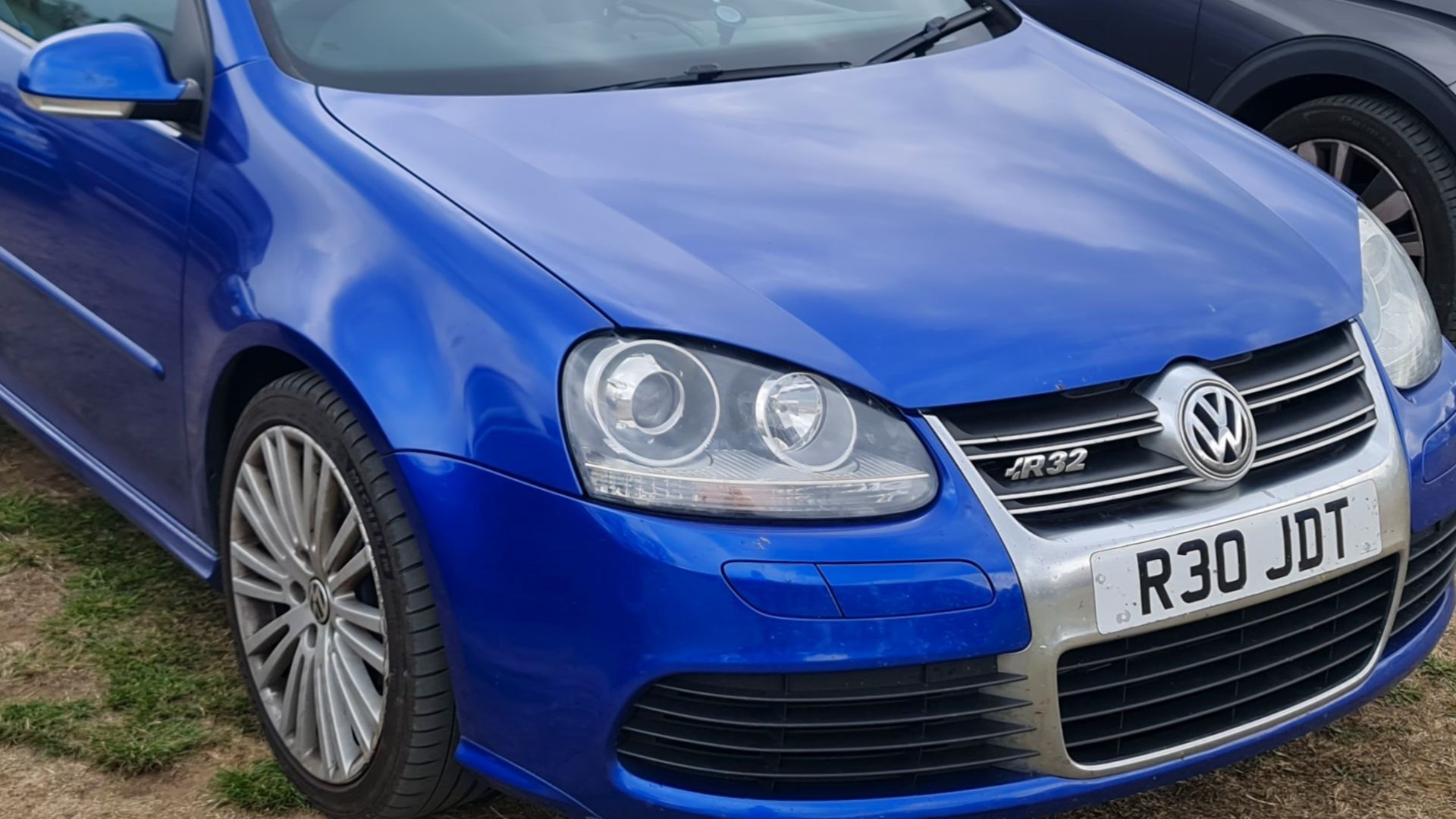 10. Volkswagen Golf R32