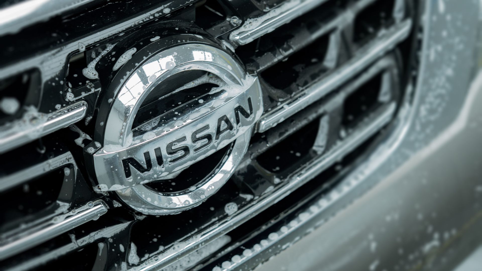 10. Fourgons Nissan NV pour le transport de passagers et de marchandises