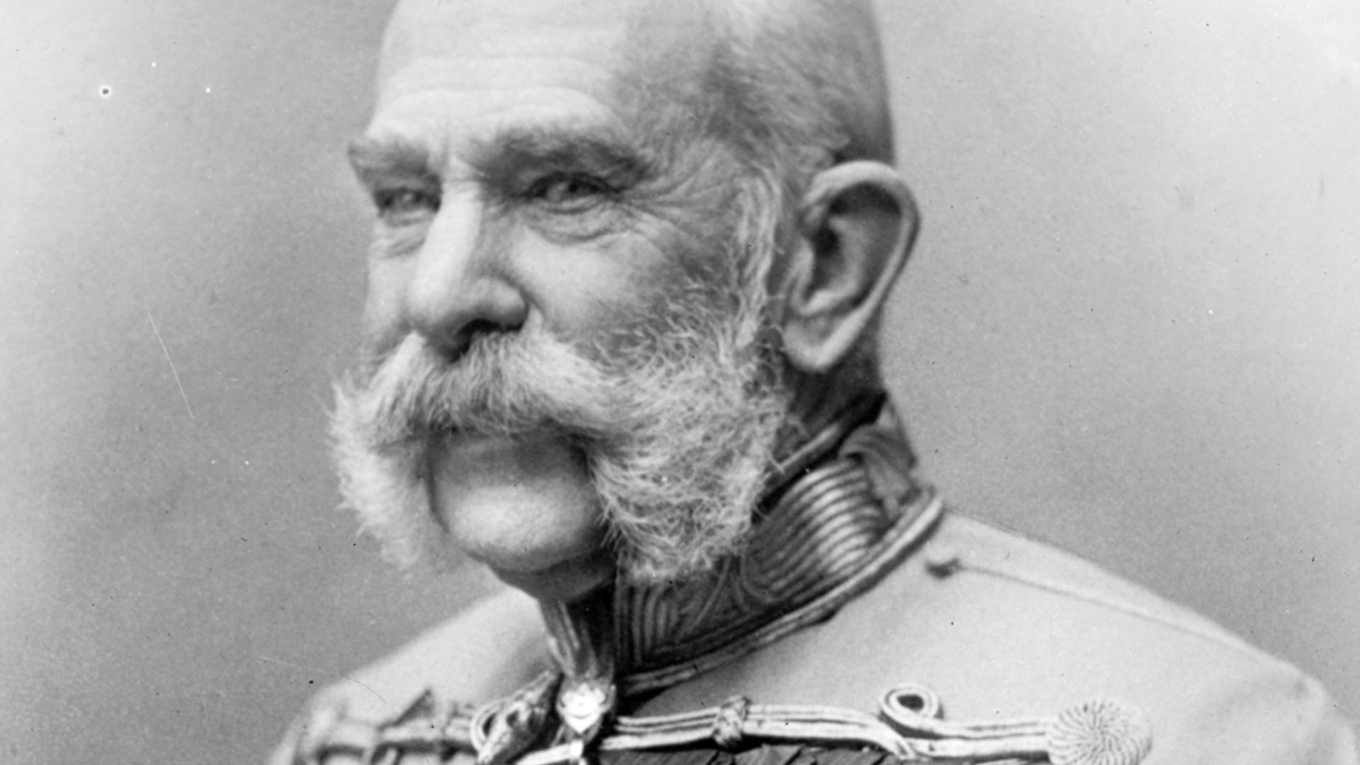 15. L'empereur François-Joseph et l'impératrice Élisabeth