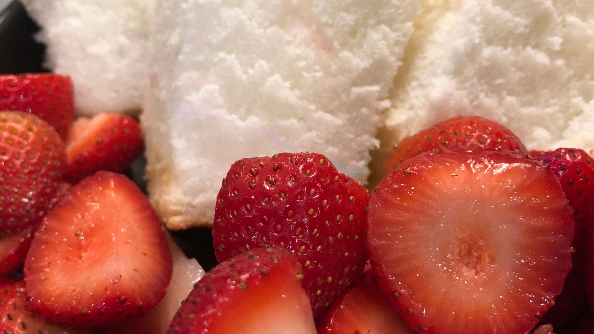 7. Gâteau des anges aux fruits frais
